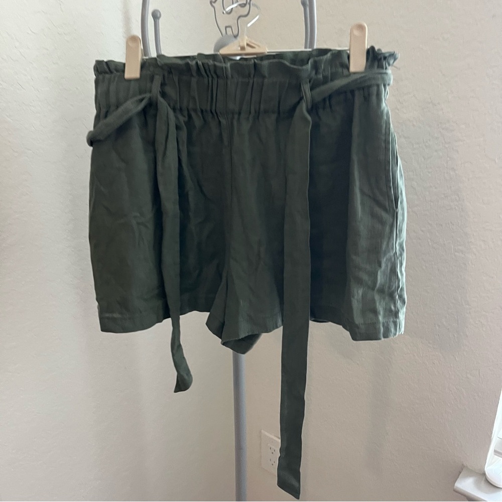 Dark green women’s shorts with front tie